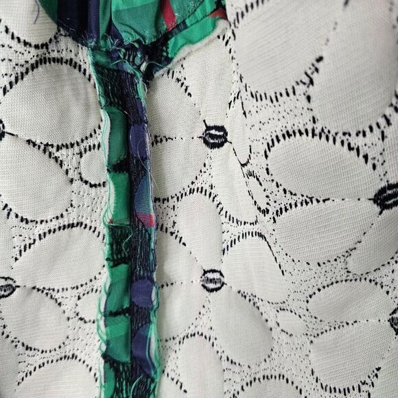 Vintage 70s Vest Womens Size M Green Flower Quilted Polyester Open Front - Picture 10 of 10
